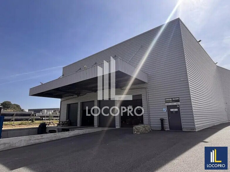 Industriel/Logistique dans Fréjus à vendre - Photo de l’immeuble – Image 2 sur 9