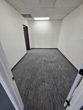 15500 Erwin St, Van Nuys, CA à louer Photo intérieure– Image 2 sur 4