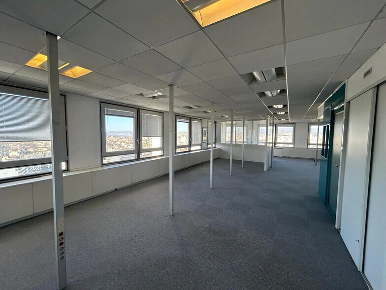 65 Avenue Jules Cantini, Marseille à vendre - Photo de l’immeuble – Image 3 sur 8