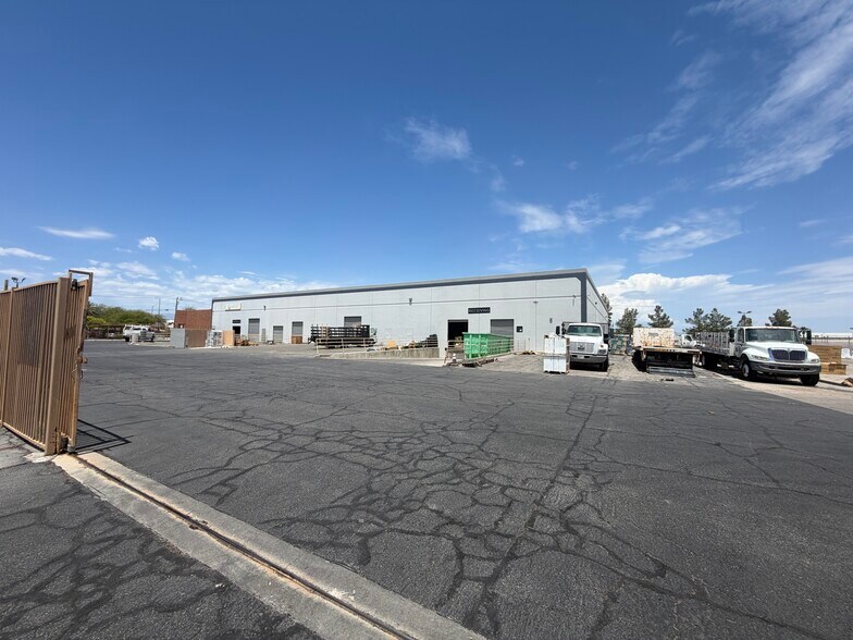 6770 Bermuda Rd, Las Vegas, NV à louer - Photo de l’immeuble – Image 3 sur 31