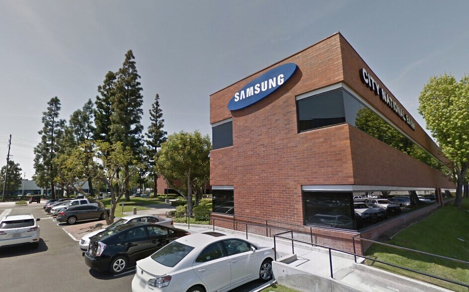 5601 E Slauson Ave, Los Angeles, CA à louer - Photo principale – Image 1 sur 3