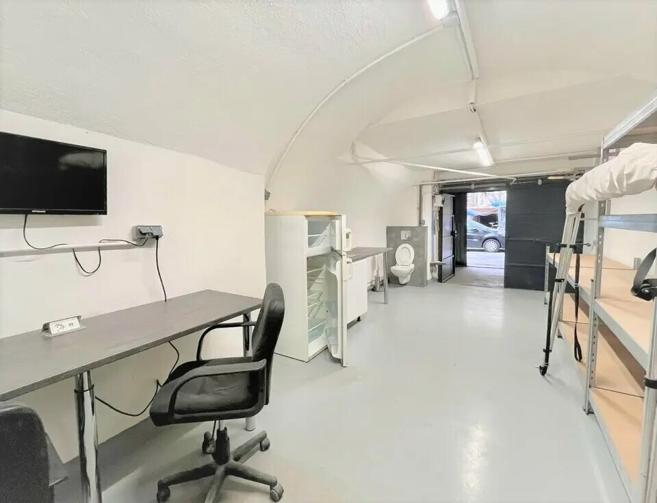 Industriel/Logistique dans Nice à louer Photo intérieure– Image 1 sur 6