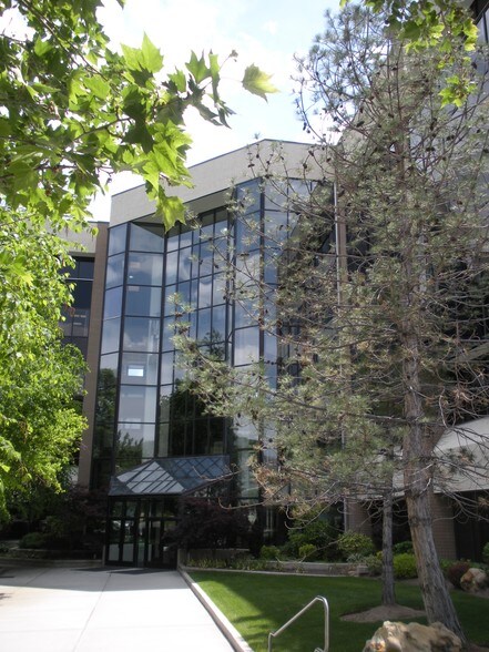 230 S 500 E, Salt Lake City, UT à louer - Photo de l’immeuble – Image 2 sur 3