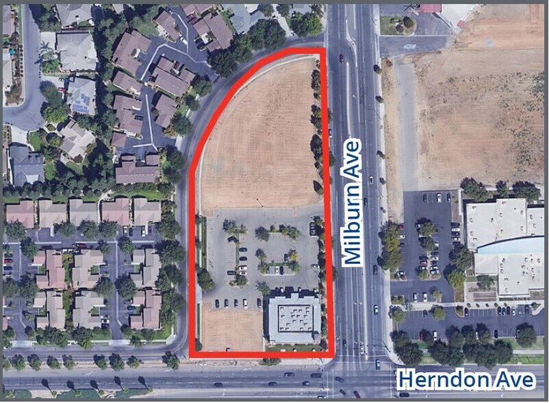 7005-7055 N Milburn Ave, Fresno, CA à louer - Photo de l’immeuble – Image 3 sur 5