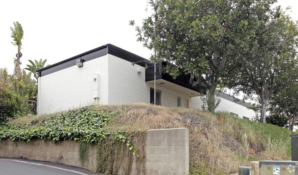 8045 Raytheon Rd, San Diego, CA à louer - Photo de l’immeuble – Image 3 sur 6