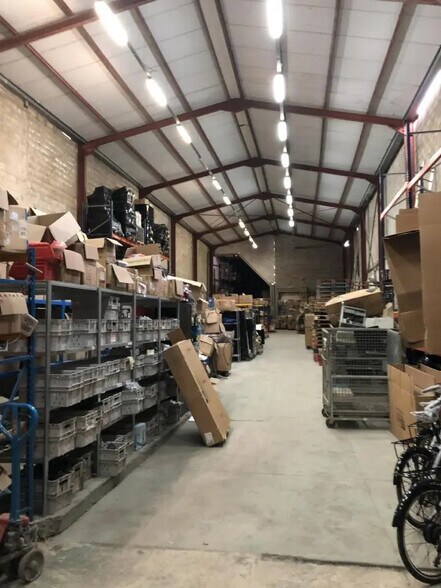 Local d’activités dans Bagnolet à louer - Photo de l’immeuble – Image 1 sur 9