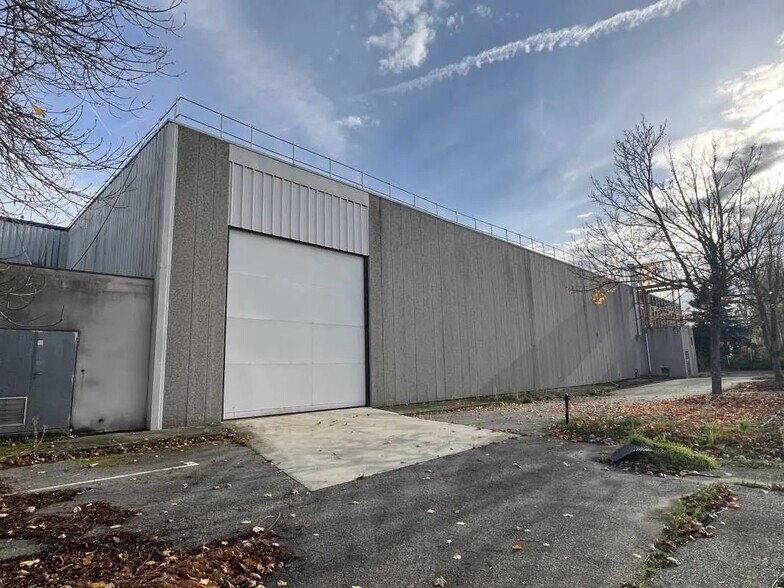 4 Avenue Johannes Gutenberg, Maurepas à louer - Photo de l’immeuble – Image 3 sur 3