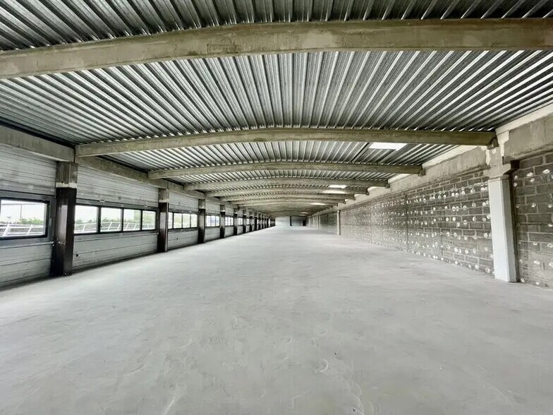 Local d’activités dans Le Grand-Quevilly à louer - Photo intérieure – Image 2 sur 8