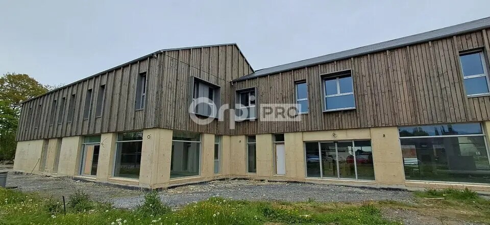 Local d’activités dans Pau à louer - Photo de l’immeuble – Image 2 sur 5