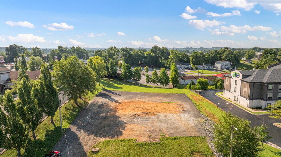 206 Wall St, Glasgow, KY à vendre - Photo de l’immeuble – Image 2 sur 11