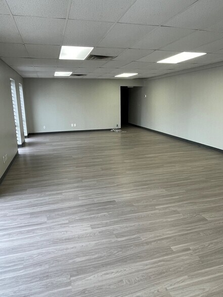 2220 Carson St, Haltom City, TX à louer - Photo intérieure – Image 3 sur 6