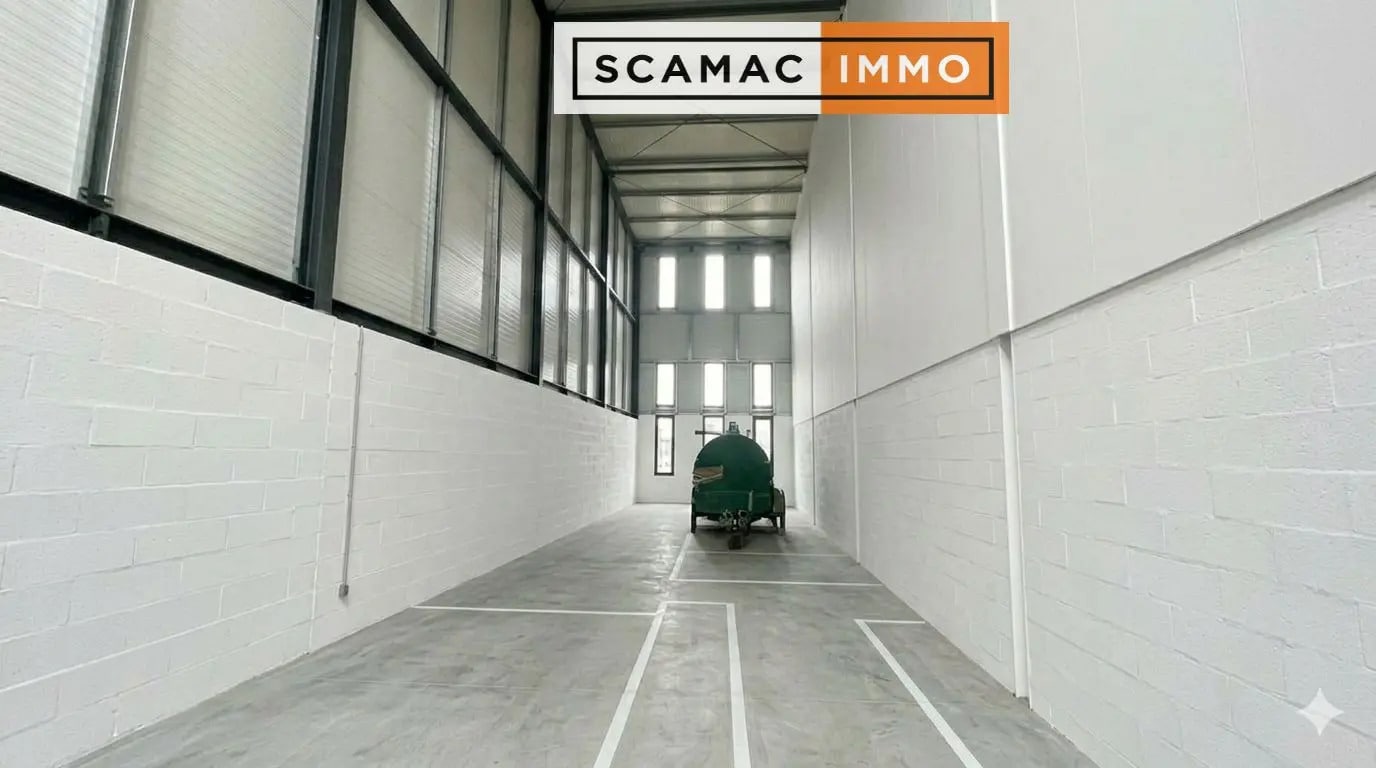 Industriel/Logistique dans Breuillet à louer Photo intérieure– Image 1 sur 11