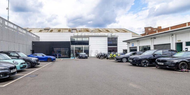 102-104 Stewarts Rd, Londres à louer - Photo de l’immeuble – Image 3 sur 3