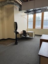 2 Shaker Rd, Shirley, MA à louer Photo intérieure– Image 2 sur 2