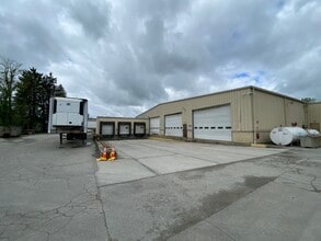 100 Arentzen Blvd, Charleroi, PA à louer Photo de l’immeuble– Image 1 sur 11