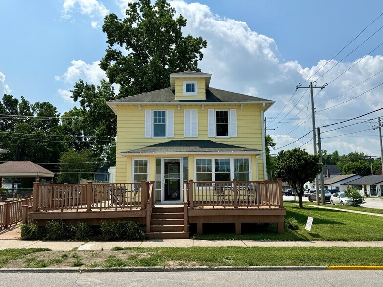 321 Broadway, Chesterton, IN à vendre - Photo de l’immeuble – Image 1 sur 21