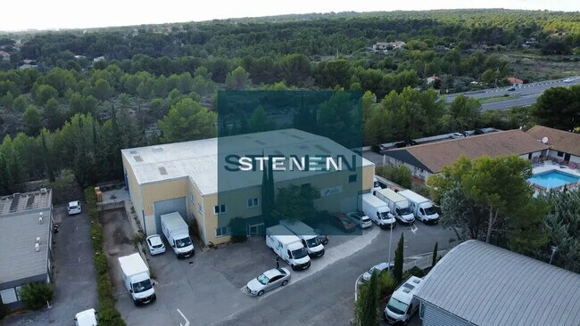 Plus de détails pour Local d'activités à louer