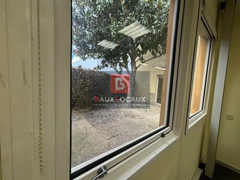 Bureau dans Avignon à vendre - Photo de l’immeuble – Image 2 sur 23