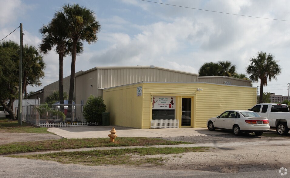 585 1st Ave S, Jacksonville Beach, FL à louer - Photo principale – Image 1 sur 5