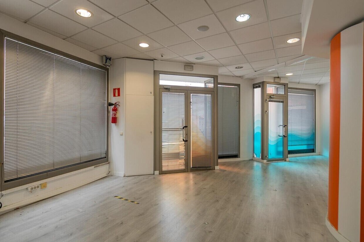 Immeuble residentiel dans Manresa, Barcelona à vendre Photo intérieure– Image 1 sur 2