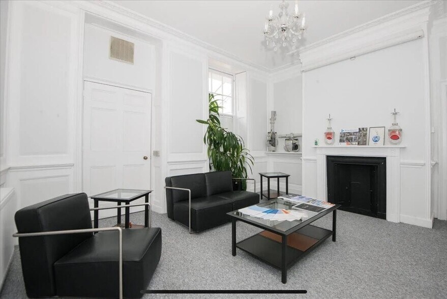 28-32 Holbrooke Pl, Richmond à louer - Photo de l’immeuble – Image 2 sur 7