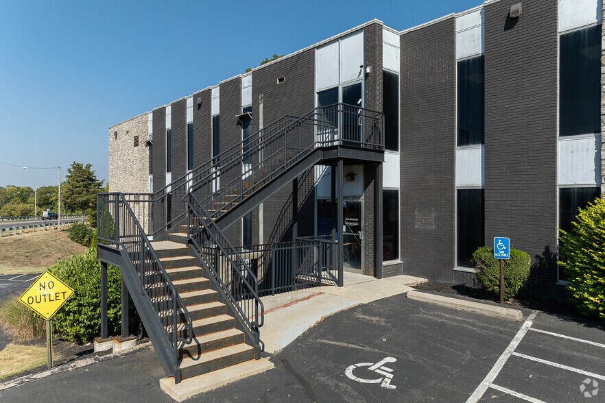 1240 E Main St, Springfield, OH à louer - Photo de l’immeuble – Image 3 sur 20