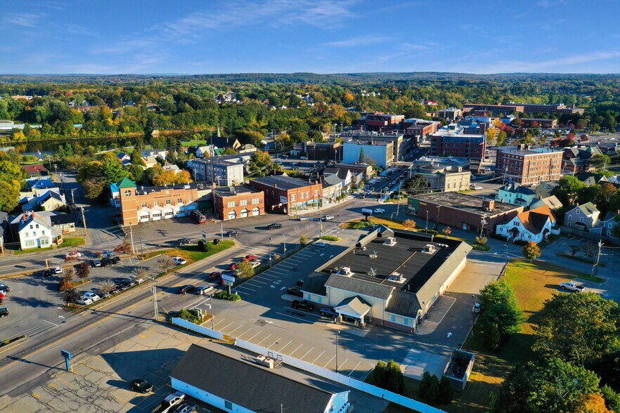 210 Main St, Waterville, ME à vendre - Photo de l’immeuble – Image 2 sur 7