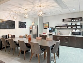 12724 Gran Bay Pkwy W, Jacksonville, FL à louer Photo intérieure– Image 2 sur 15