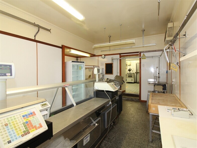 11 Fife Street (Vacant Retail Unit), Dufftown à vendre - Photo de l’immeuble – Image 2 sur 20