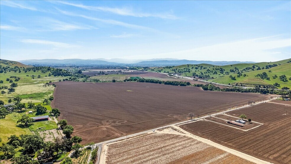 0 Walnut Ave, Hollister, CA à vendre - Photo de l’immeuble – Image 2 sur 23