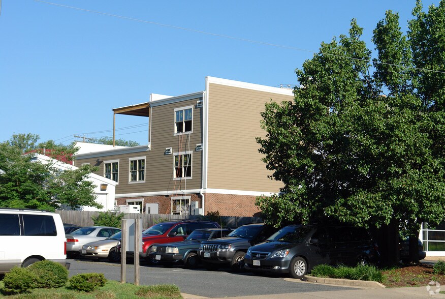 308 Wolfe St, Fredericksburg, VA à vendre - Photo de l’immeuble – Image 3 sur 4