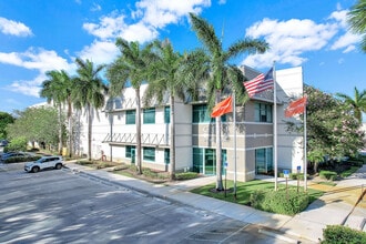 9315 NW 112th Ave, Miami, FL à vendre Photo de l’immeuble– Image 1 sur 16