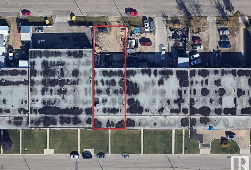 115 115 Av NW, Edmonton, AB à vendre - Aérien – Image 2 sur 3