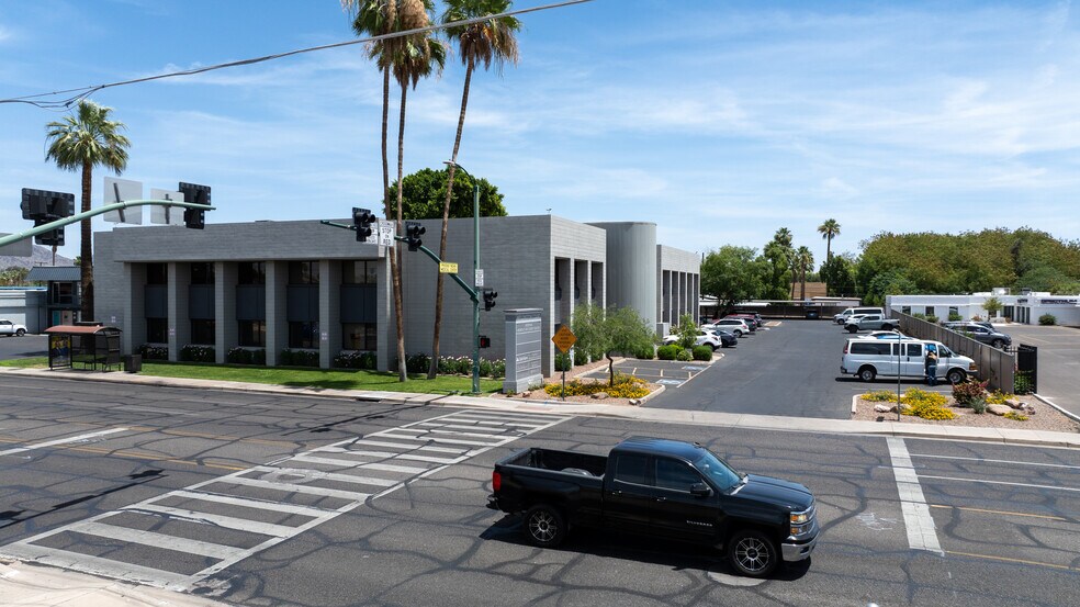 4201 N 16th St, Phoenix, AZ à louer - Photo de l’immeuble – Image 3 sur 8