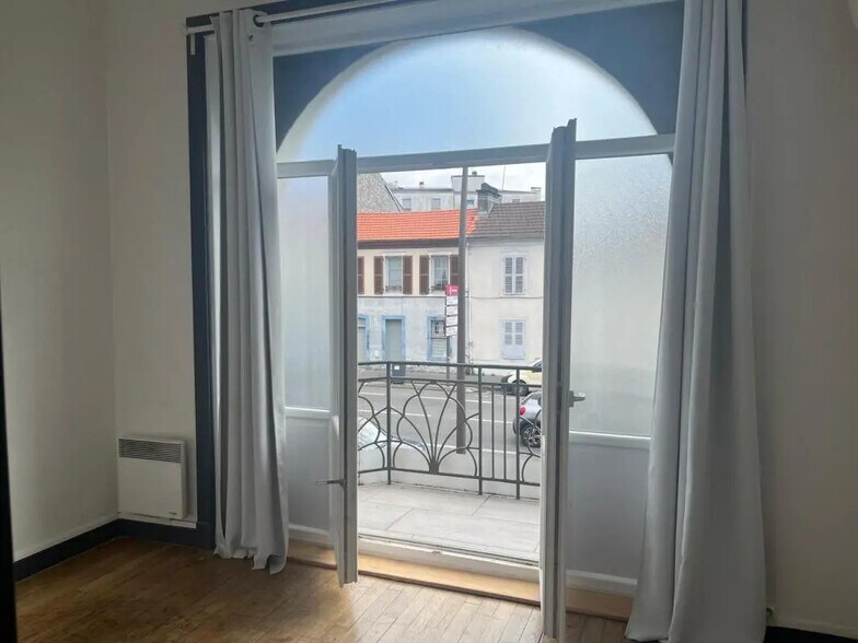 Bureau dans Pau à louer - Photo de l’immeuble – Image 2 sur 4