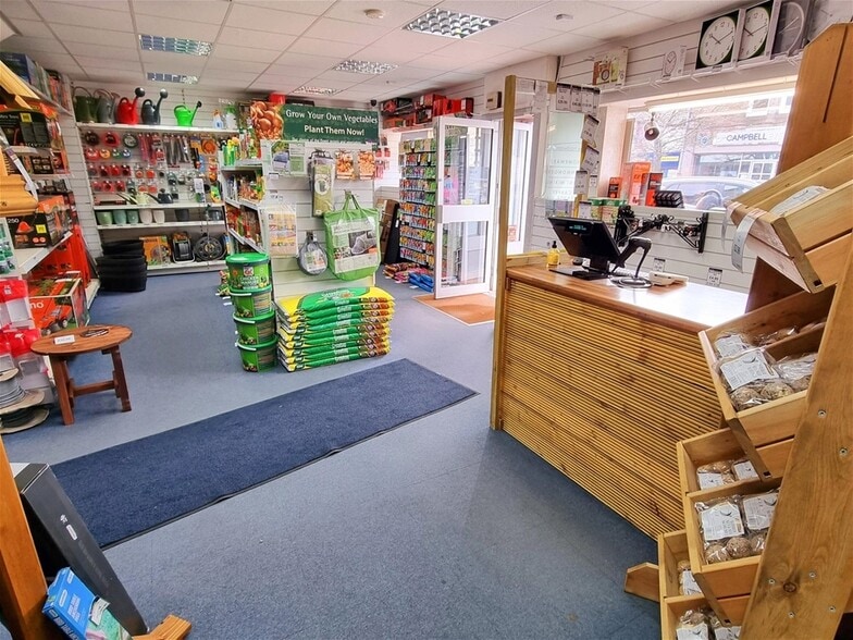 Home & Hardware Alness, Alness à vendre - Photo de l’immeuble – Image 3 sur 14