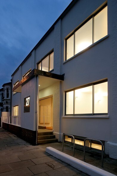 27 Ackmar Rd, Londres à louer - Photo de l’immeuble – Image 2 sur 3