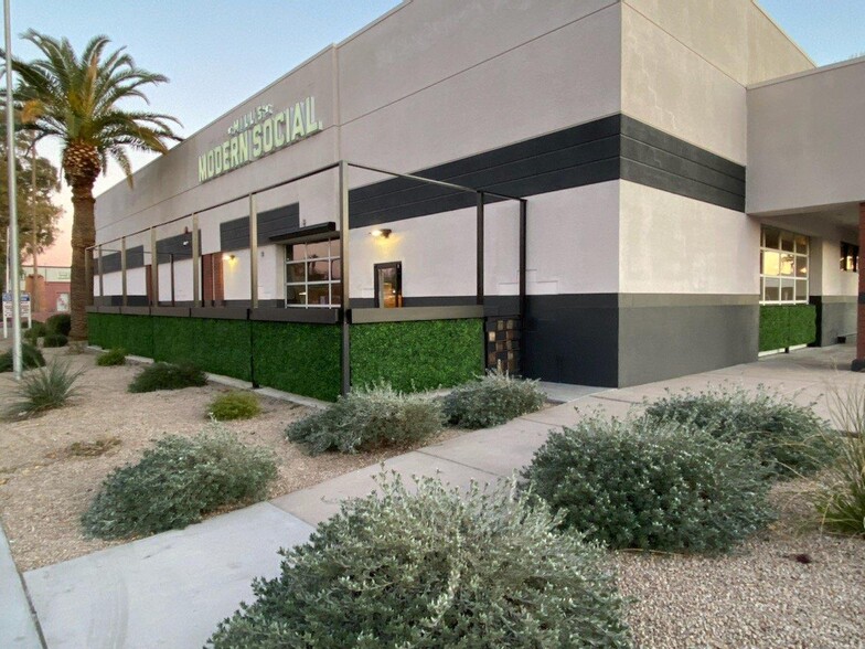 19-85 E Broadway Rd, Tempe, AZ à louer - Photo de l’immeuble – Image 2 sur 19