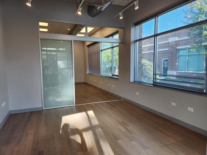 2638 Patriot Blvd, Glenview, IL à louer - Photo de l’immeuble – Image 3 sur 14