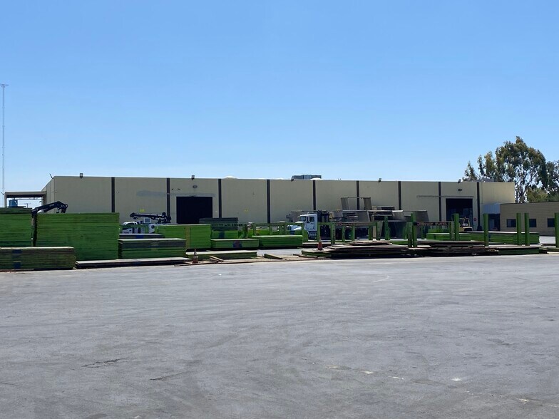 14511 Industry Cir, La Mirada, CA à louer - Photo principale – Image 1 sur 3