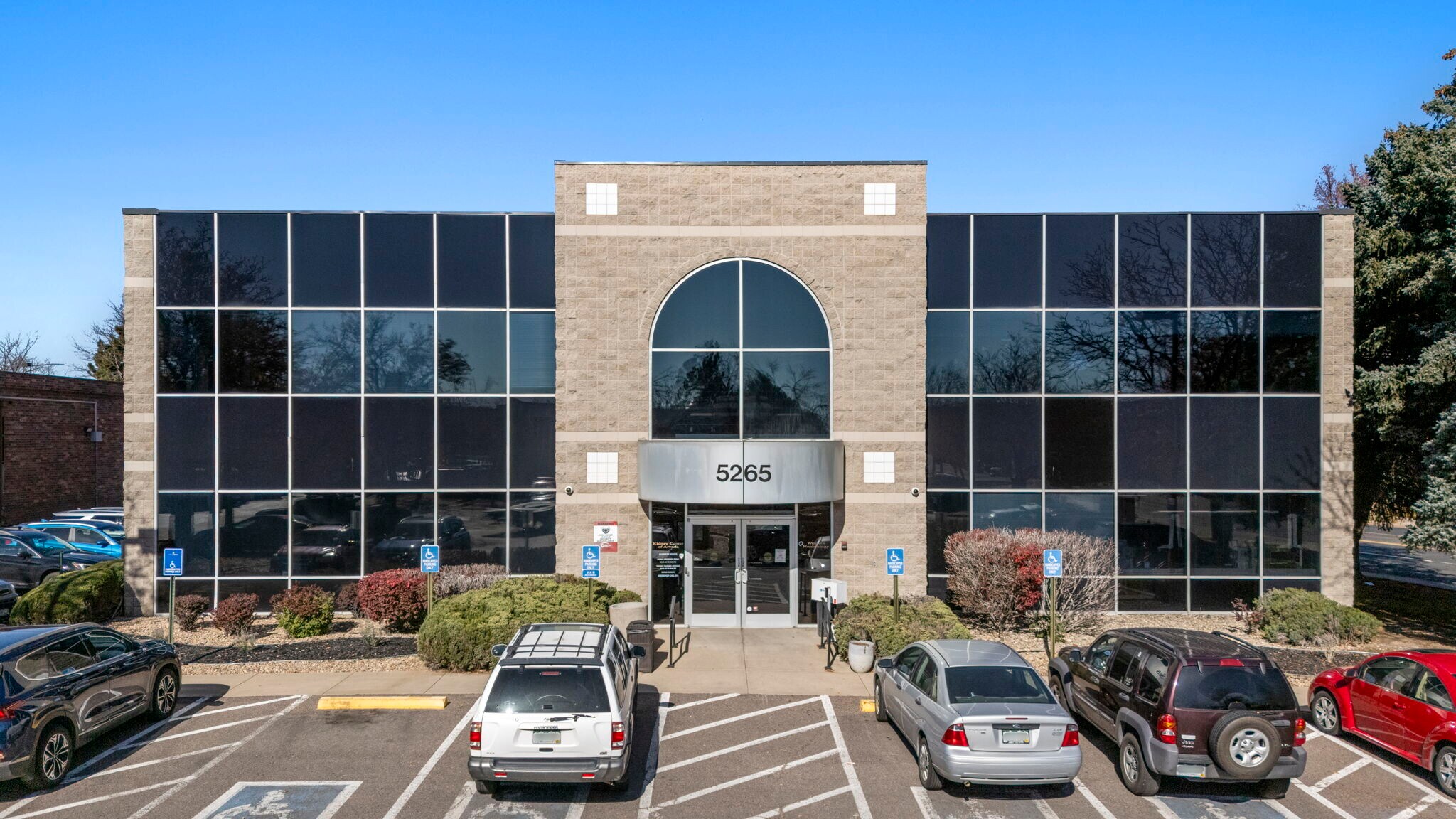 5265 Vance St, Arvada, CO à vendre Photo de l’immeuble– Image 1 sur 25