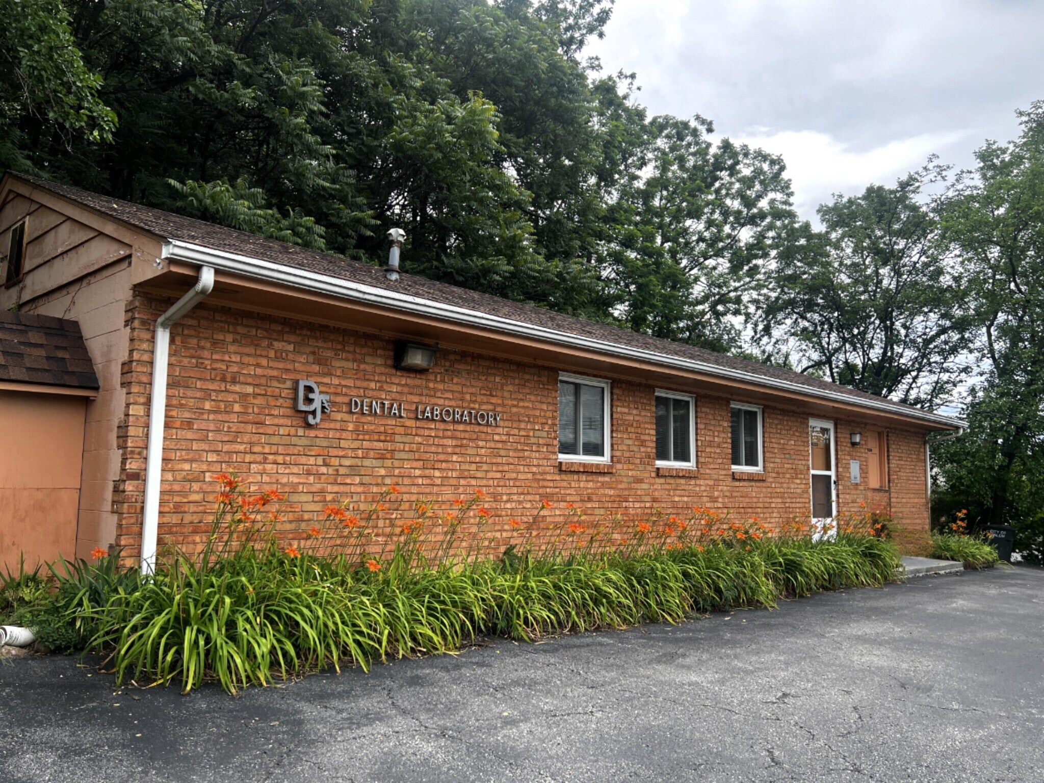 824 Iowa St, Salem, VA à vendre Photo de l’immeuble– Image 1 sur 10