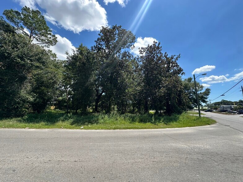 3 W Juniper Ave, Crestview, FL à vendre - Photo de l’immeuble – Image 2 sur 10