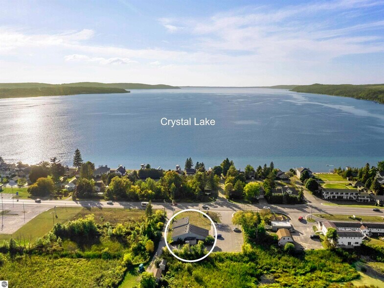 425 N Michigan Ave, Beulah, MI à vendre - Photo de l’immeuble – Image 3 sur 47