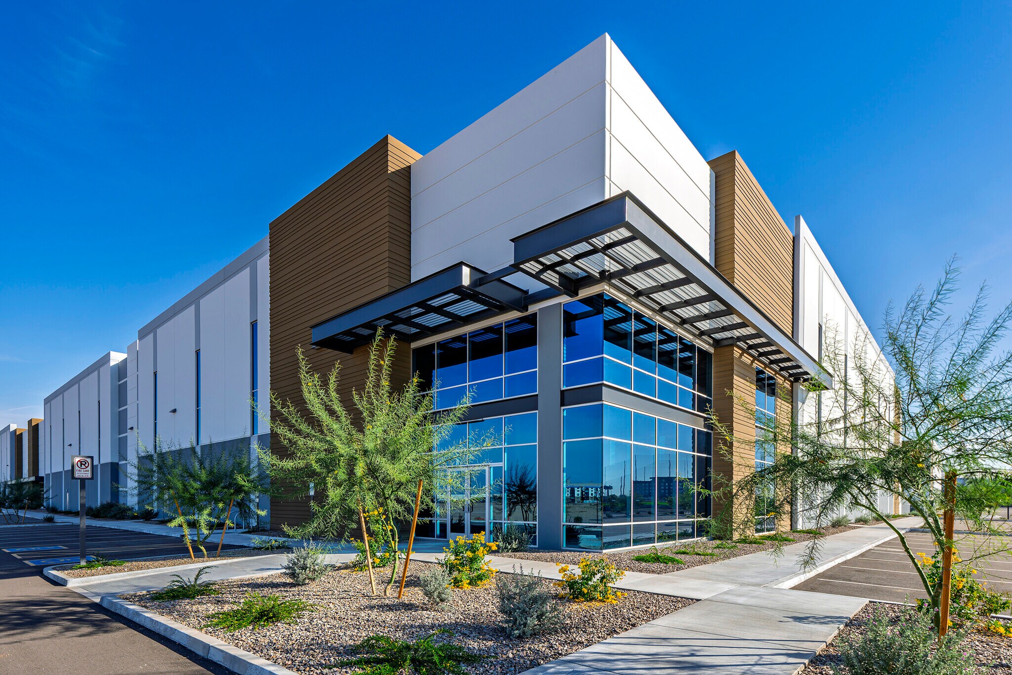6071 N Ballpark Blvd, Glendale, AZ à louer Photo principale– Image 1 sur 26