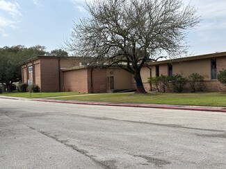 Plus de détails pour 600 Charles St, Humble, TX - Spécialisé à vendre