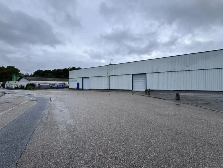 Industriel/Logistique dans Vienne à vendre - Photo de l’immeuble – Image 3 sur 16