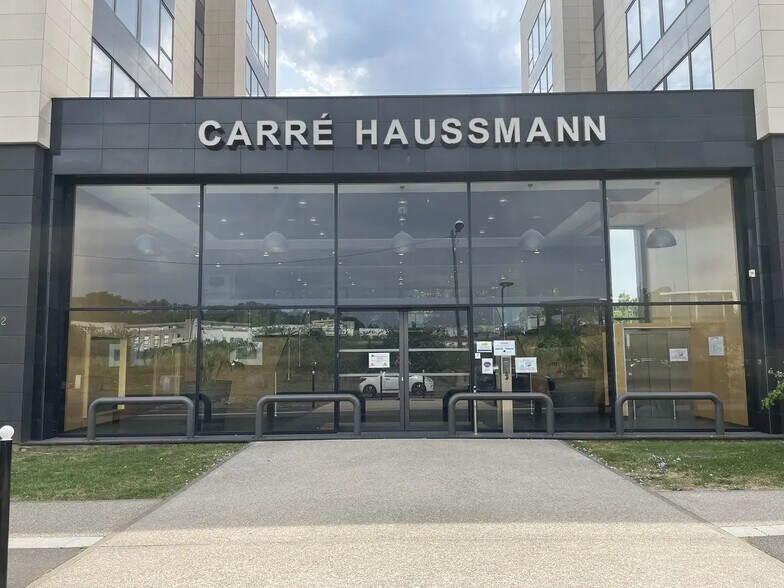 Bureau dans Évry-Courcouronnes à louer - Photo de l’immeuble – Image 2 sur 11