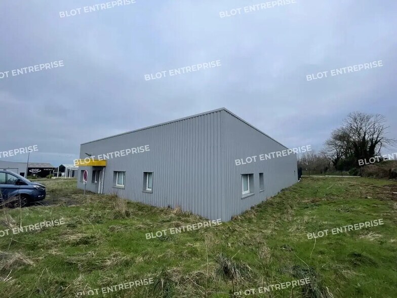Local d’activités dans Plabennec à louer - Photo de l’immeuble – Image 3 sur 10