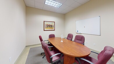 580-584 NW University Blvd, Port Saint Lucie, FL à louer Photo intérieure– Image 2 sur 3